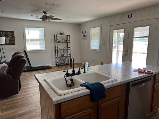 Photo - 21488 Mixon Rd