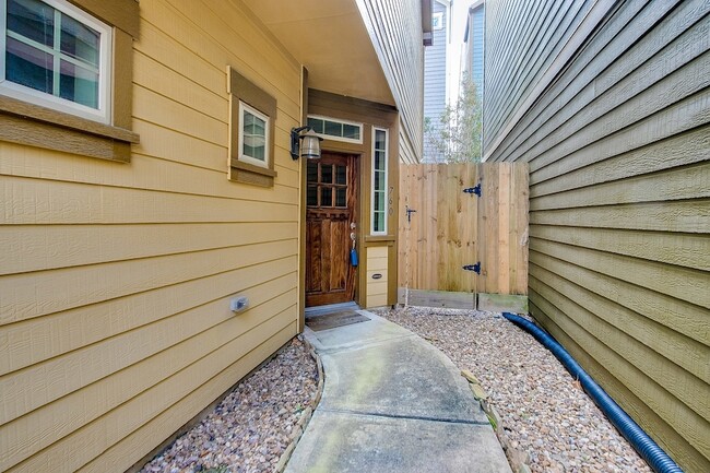 Photo - 760 Nicholson St
