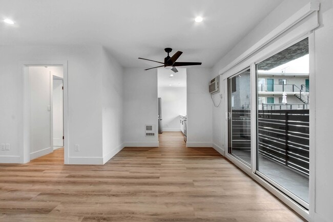 Photo - 10795 Woodbine