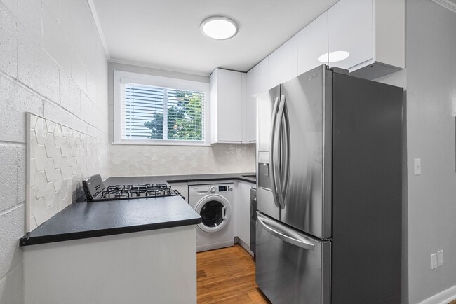 Photo - Taylor Street Towers