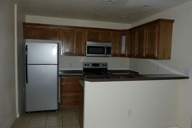 Photo - 1221 E 14th St Unidad B