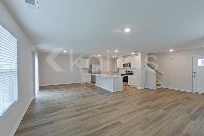 102 Inez Ave