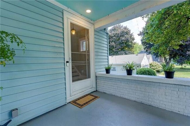 Photo - 144 Deerfield Dr