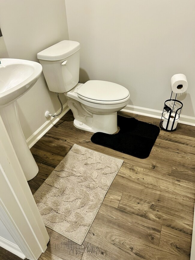 Half Bathroom - 1st Floor - 373 Stoneybrook Dr