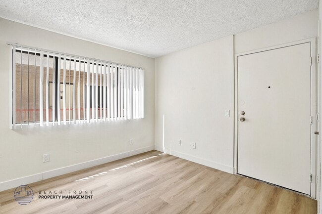 Photo - Grand View Tower Apartments