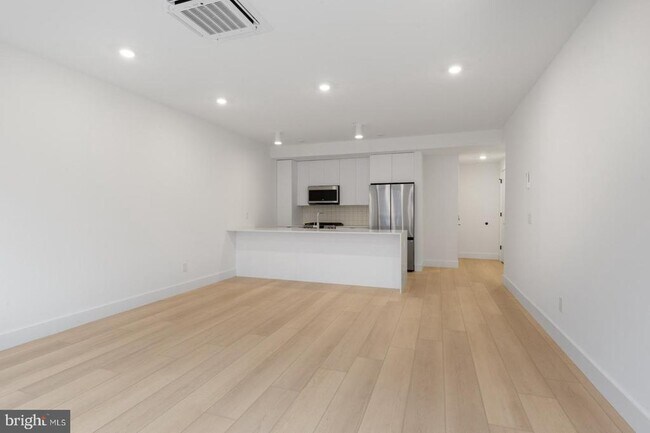 Photo - 2007 Cambridge St Unit 10