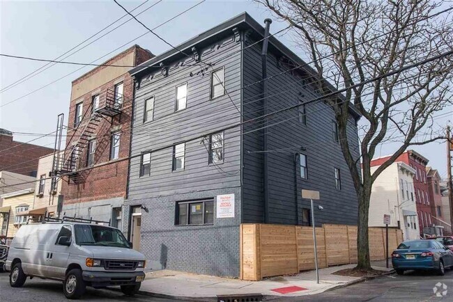 Building Photo - 19 Sherman Ave Unit 1 Rental