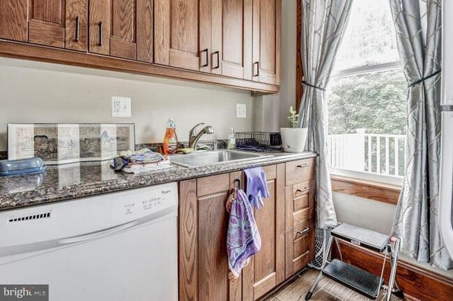 Photo - 1933 Park Rd NW Unit 2