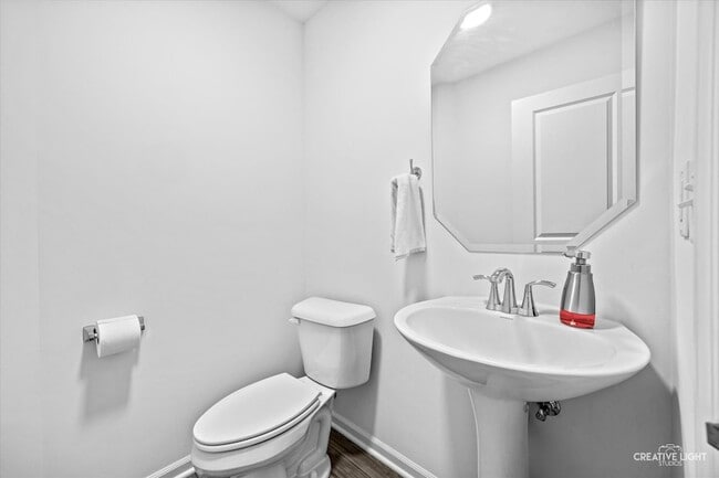 Photo - 1097 Moraine Dr