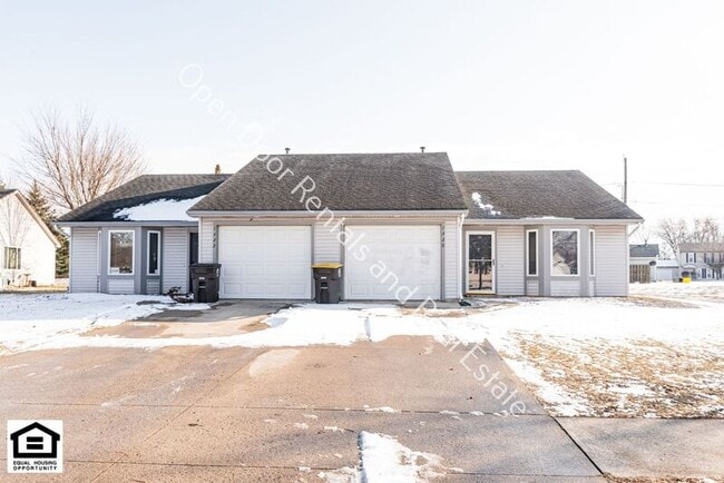 Building Photo - 1420 Flagstone Dr