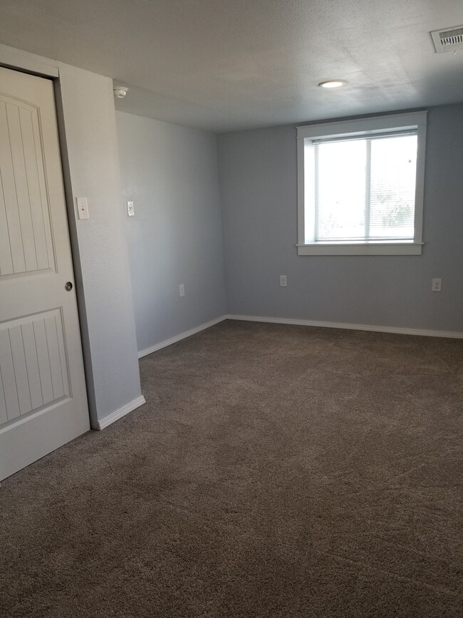 Photo - 200 S 8th St