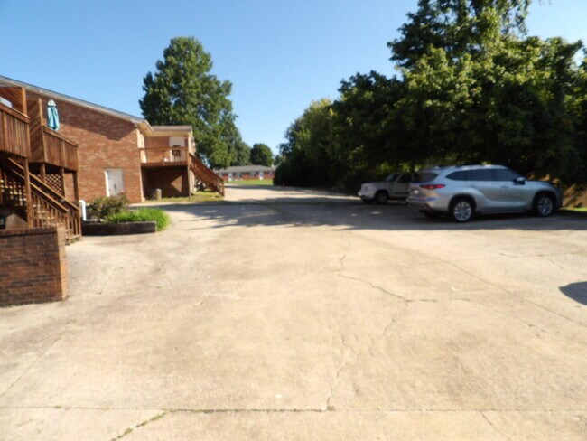 Photo - 65 Ashwood Ct Unit 8
