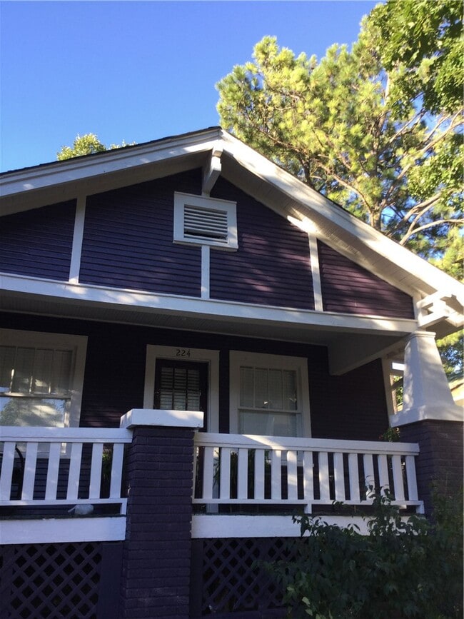 Photo - 224 W Watson St