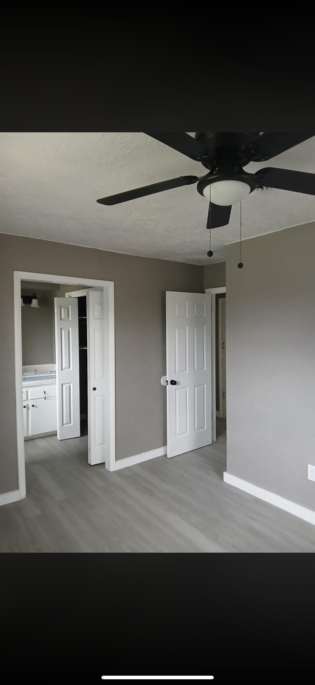 Photo - 3808 SE Bedford Dr