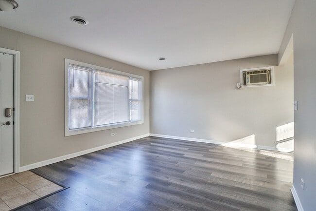 Photo - 111 E 13th St