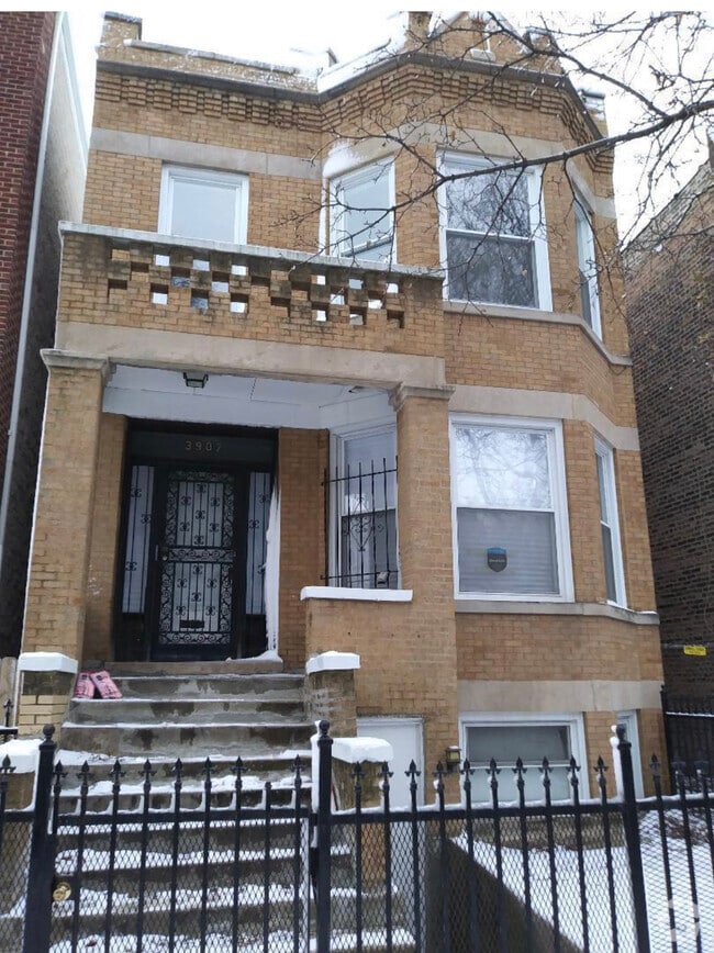 Building Photo - 3907 W Van Buren St Unit 1 Rental