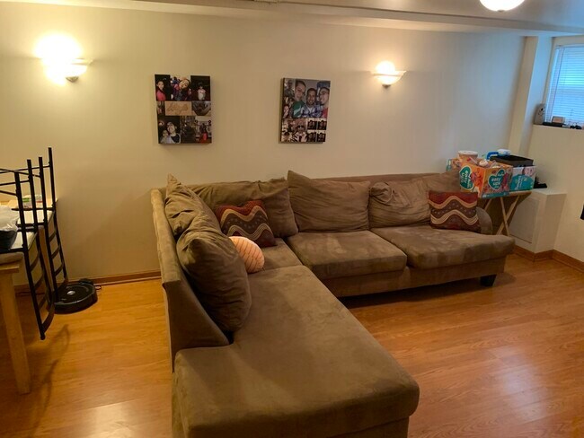 Photo - 5830 N Rockwell St Unit G