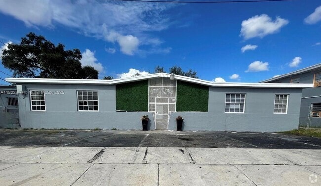 Building Photo - 1777 Ali Baba Ave Unit 1 Rental