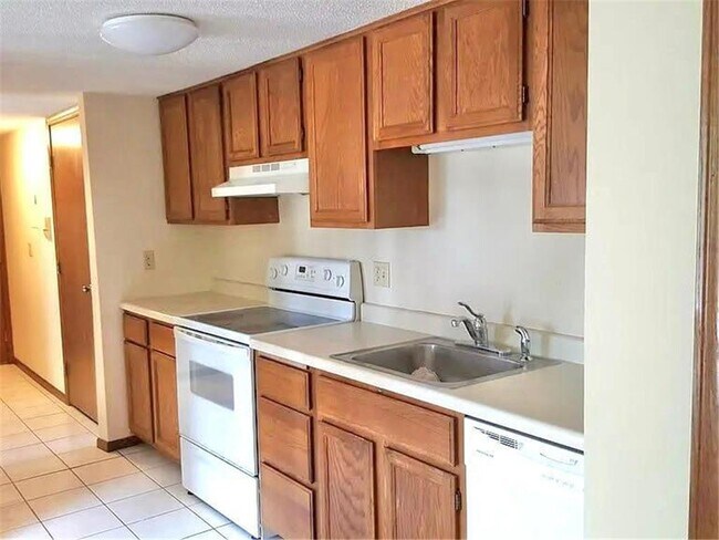 Photo - 2463 Cochrane Dr