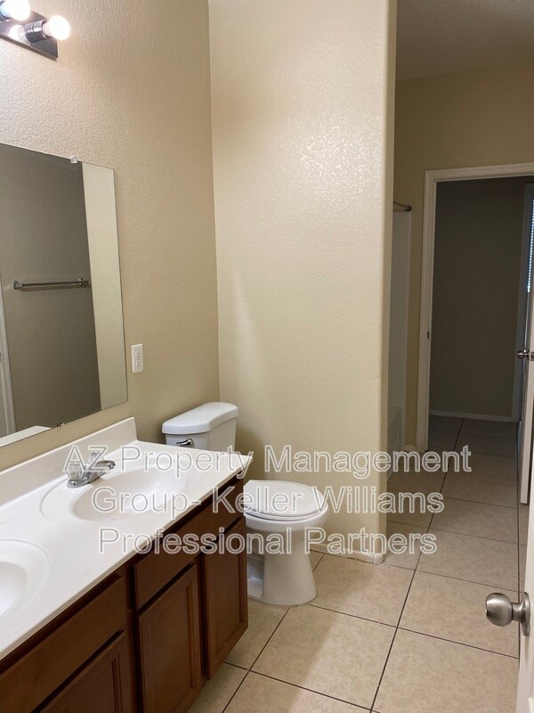 Photo - 812 S 178th Ln