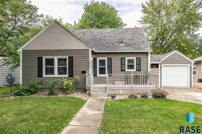 Photo - 2801 S Duluth Ave