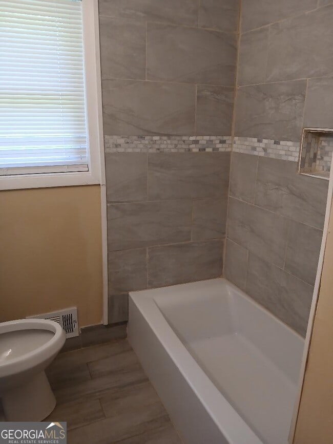 Photo - 2019 Claude St NW