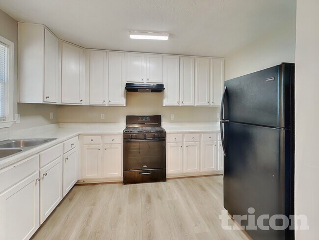 Photo - 2906 Deshong Dr SW