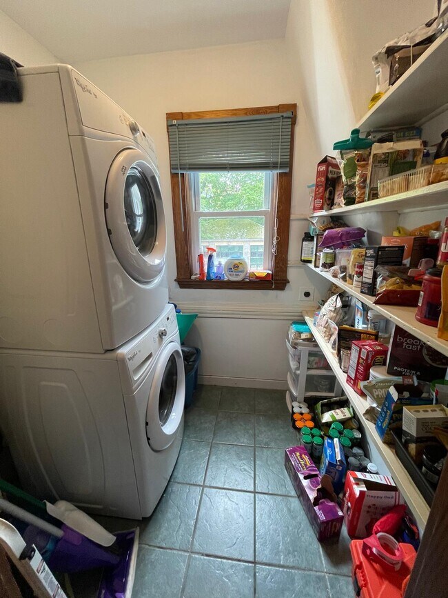 Photo - 19 Mapleton St