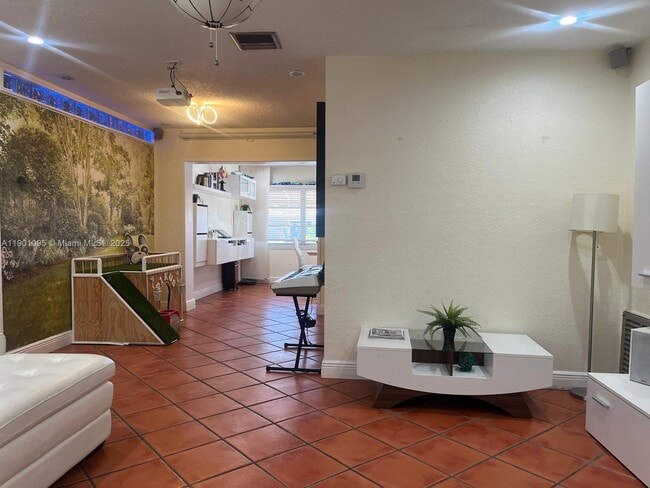 Photo - 4913 NW 47th Ave