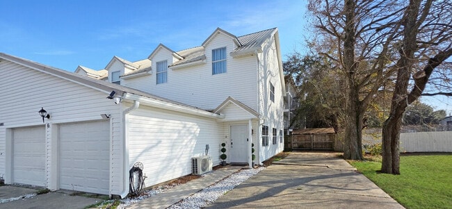 Photo - 1805 Irish Hill Dr Unidad SI ID1490298P