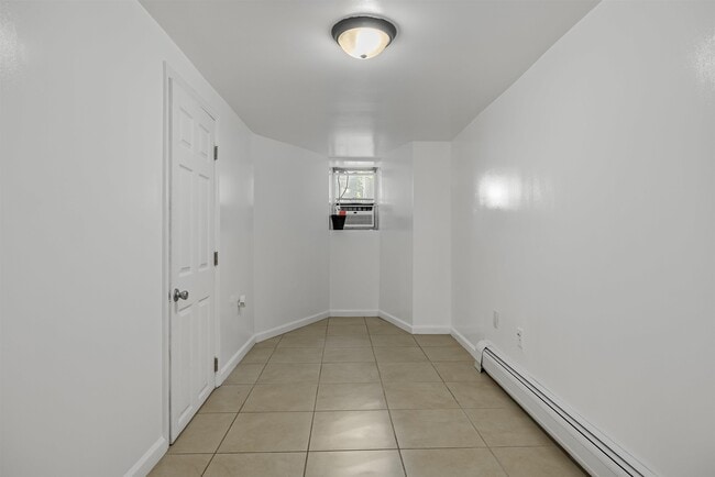 Photo - 247 Ogden Ave. Unidad 1A