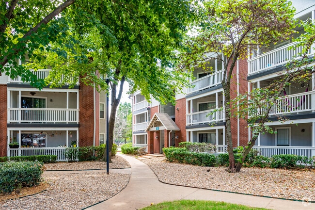 Building Photo - Parc 1010