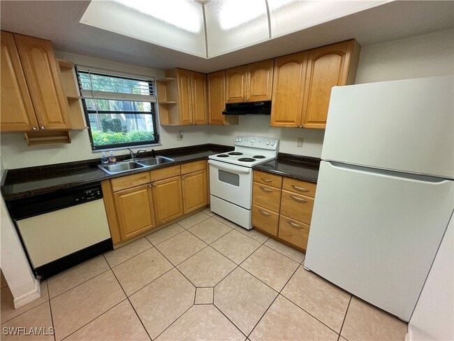 Building Photo - 28150 Pine Haven Way Unit 27 Rental