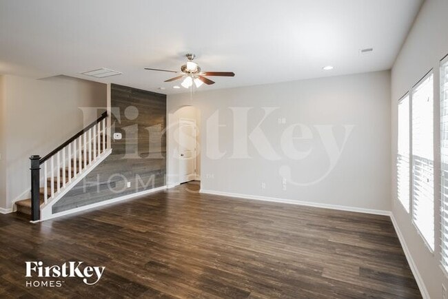 Photo - 506 Tarleton Dr House