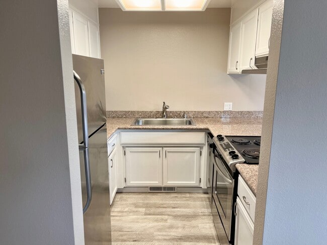 Photo - 837 Maria Ln