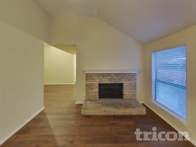 Photo - 602 Snapdragon Trail