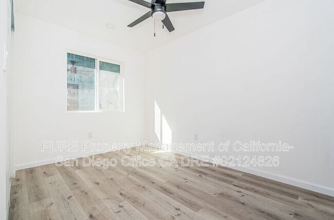 Photo - 138 Demona Pl