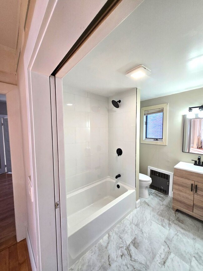 Photo - 848 Smith St Unit 1