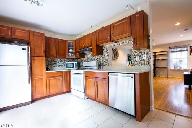 Photo - 123 Pear Tree Ln