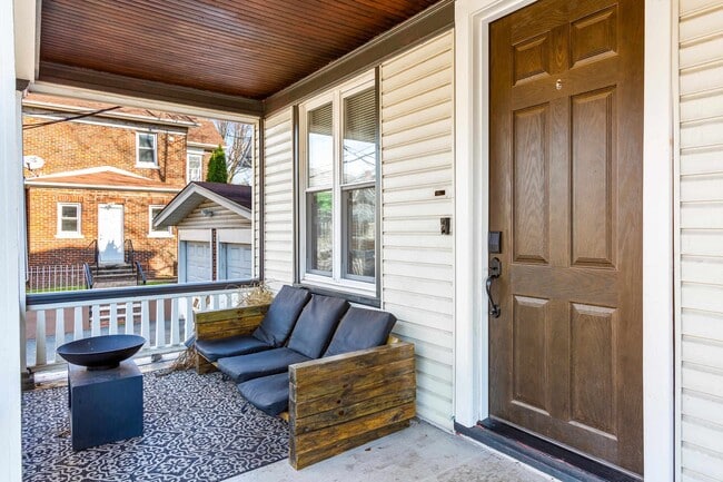 Photo - 1054 HUNTERDON St Unidad #Leftside