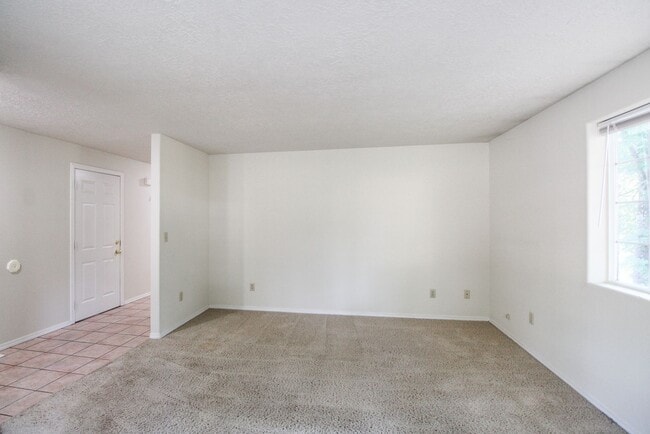 Photo - 3200 Lorian Ln SE