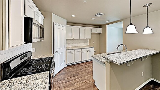 Photo - 123 St Charles Way