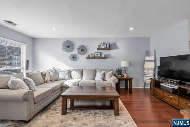 Photo - 1099 Coventry Way