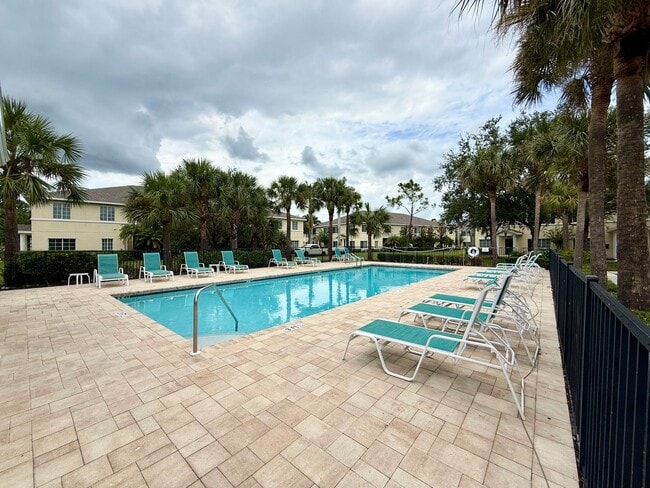 Photo - Pristine 3-Bed/2.5 Bath Townhome Ready for Move-in- Bradenton FL!!