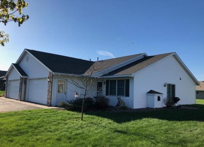 Photo - 634 Sycamore Dr