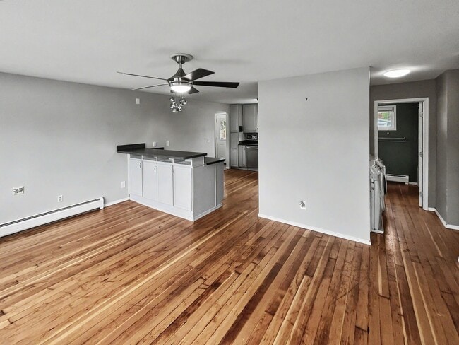 Photo - 3330 E 41st Ave