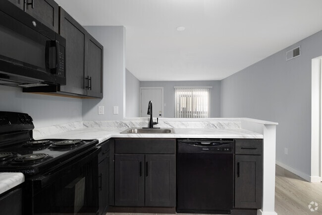 1BR, 1BA - 631SF - Kitchen