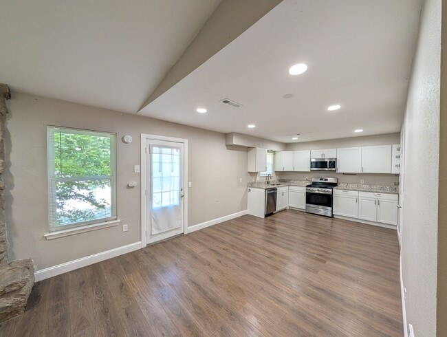 Photo - 3 Bedroom Beauty in Broken Arrow