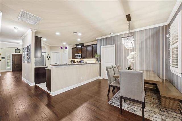 Photo - 3713 Wrexham St