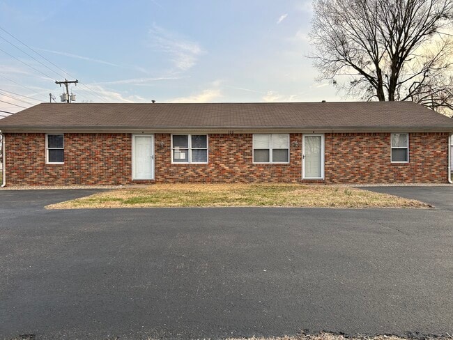 Building Photo - 100 Holmes Dr Unit A